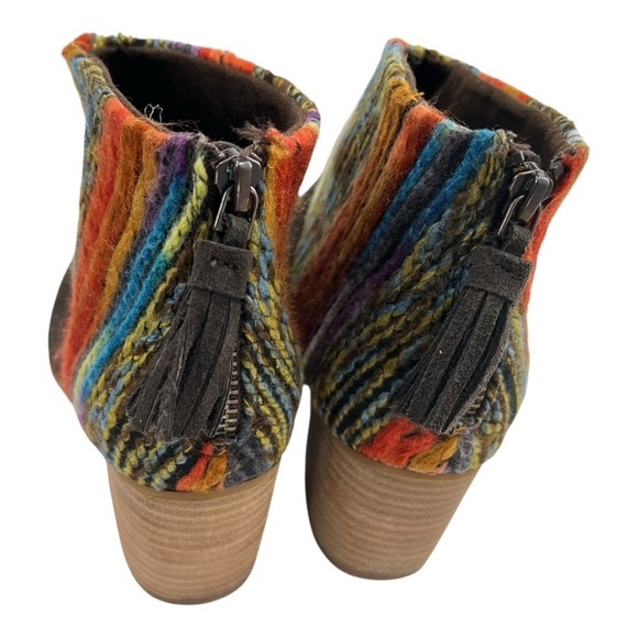 Toms Brown Suede Ankle Boots with Boho Design Size 6 Great Preowned Condition - Picture 4 of 8